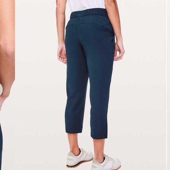 Lululemon On The Fly Crop *Woven 23" - Picture 2 of 15
